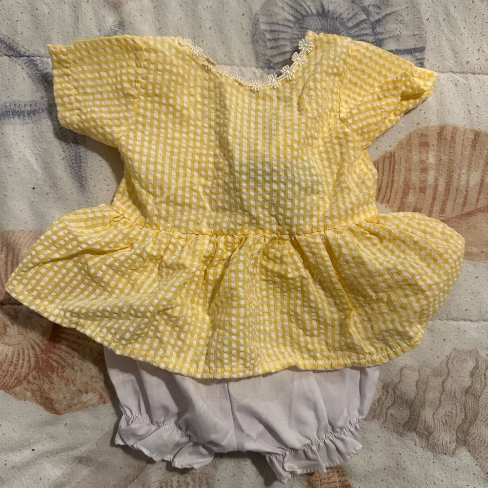 Vintage Newborn Centeraisle Yellow Plaid Onesie 0-6 month
